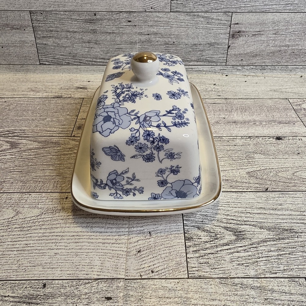 Grace Teaware Blue & White Butterflies & Floral Porcelain Small Butter Dish - Picture 2 of 5